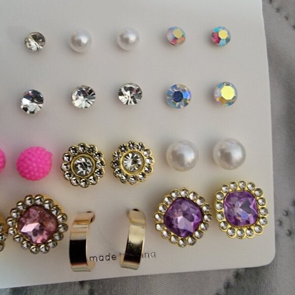❤️MINT dozen pair of pierced stud earrings NWT ❤️ - Picture 5 of 10